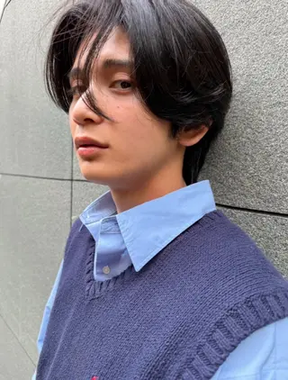 ミディアム メンズ センターパート 田形清流のヘアスタイル