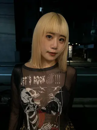 ミディアム hen所属・心斎橋/レイヤー/ ブリーチ/モエのヘアスタイル