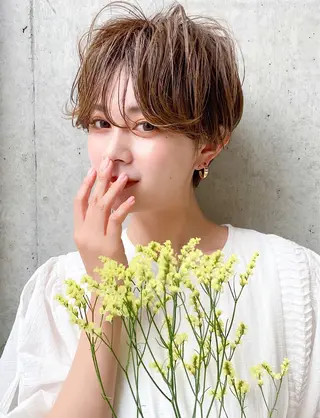 ショート カラー hoNua. 栄/透明感カラーのヘアスタイル