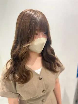 ロング カラー ハイトーンカラー 🦄レイヤーカットのヘアスタイル