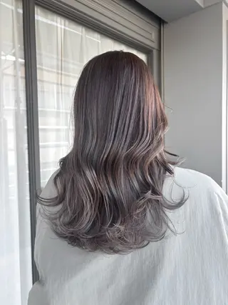 セミロング カラー 栗林 茉那のヘアスタイル