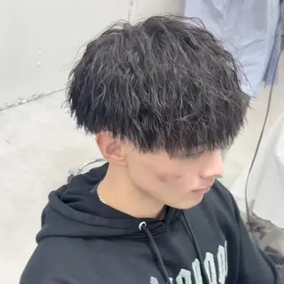 パーマ メンズ 曲がる縮毛矯正 LIBER 岩名のヘアスタイル