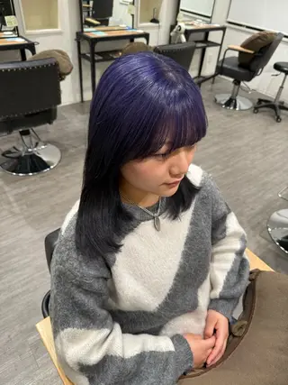 ミディアム カラー 上田 紗也のヘアスタイル