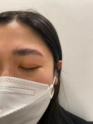 アイブロウ miien(SALONVILLAGE内)所属・MOE /渋谷・明治神宮前のマツエク・マツパデザイン