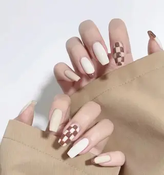 ネイル 高木 維麗絲のネイルデザイン