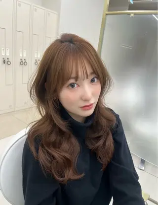 ロング 𝑺𝑨𝑾𝑨🤍 艶モテ透明感カラーのヘアスタイル