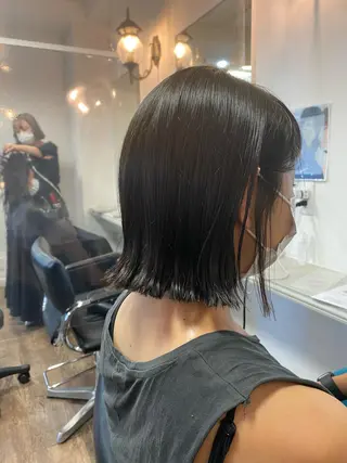 ショート 梅田ハイトーン チダ ヒナノのヘアスタイル