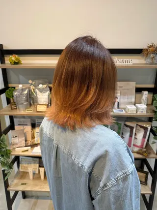 ミディアム 島 歩那のヘアスタイル
