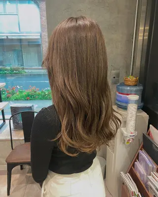 セミロング カラー 韓国風デザイン 💐MIZUKI💐のヘアスタイル