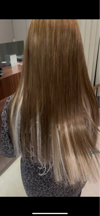 ロング ハディー シールエクステのヘアスタイル
