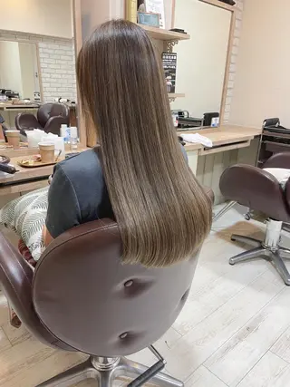 ロング カラー 清水 有実子のヘアスタイル