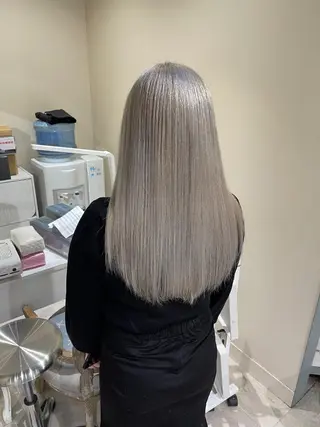 ロング カラー ブリーチとエクステ 最後の砦🤍アミルのヘアスタイル