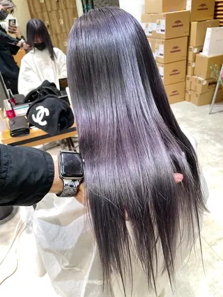 セミロング Oasisgarden所属・レイヤー/ブリーチ MOMOのヘアスタイル