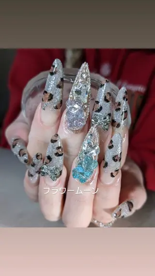 ネイル フラワー ムーンのネイルデザイン