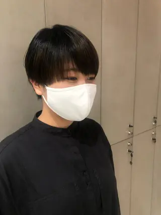 ショート カラー 古屋 花織のヘアスタイル