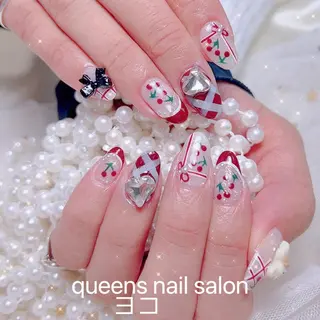 ネイル queensnail 🧸mikiのネイルデザイン