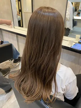 セミロング カラー アイブロウ 🍑 モモカ🍑のヘアスタイル