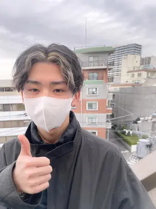 ショート カラー パーマ メンズ アイブロウ メンズNO.1口コミ 高評価🟡三澤拓海✅のヘアスタイル