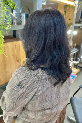 ミディアム 菊地 紗矢のヘアスタイル