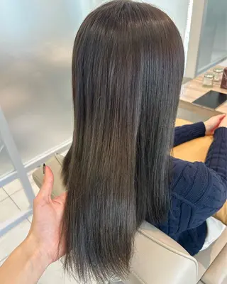 セミロング カラー オリーブ/アッシュ やわらか透明感カラーのヘアスタイル