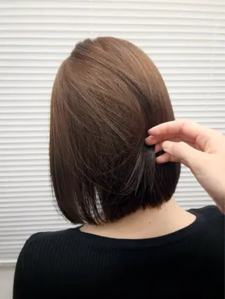 ショート カラー kosoraベージュ ハイトーン/デザインのヘアスタイル