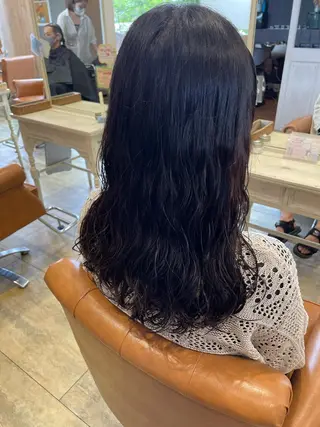 ロング パーマ 新地 咲綾のヘアスタイル