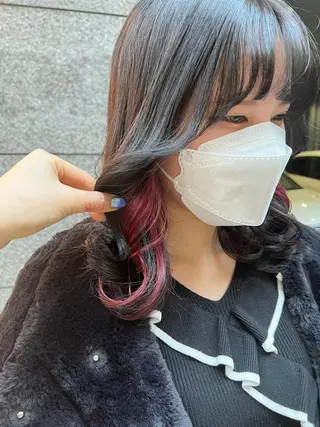 セミロング カラー ノイシキ サキのヘアスタイル