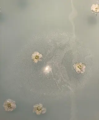 暖色カラー/ブリーチ なしカラー/艶カラーのヘアスタイル