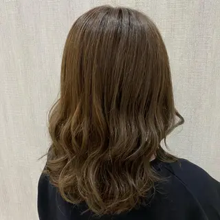 ミディアム カラー 🫧透け感⋆艶髪💎 山口アヤカのヘアスタイル