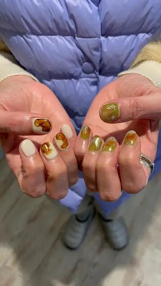 ネイル une／YUKINA 🫧大人nuanceのネイルデザイン