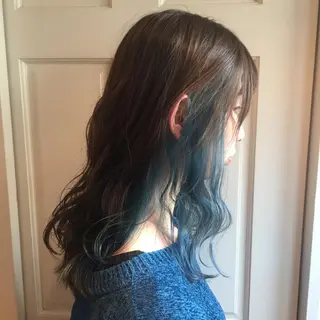 セミロング ホワイト&レイヤーカ ットエクステ長畠俊輔のヘアスタイル