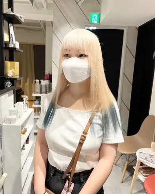 セミロング デザイン🥇複雑履歴 ハイトーン特化のヘアスタイル