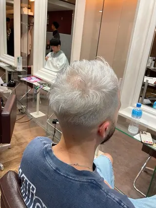 ショート カラー メンズ TAYA 心斎橋所属・山本 聖真のヘアスタイル