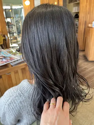 セミロング 長南 やよいのヘアスタイル