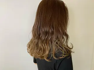 ロング カラー 小森 衣純のヘアスタイル