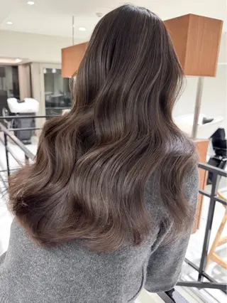 ロング カラー 大塚 加奈恵のヘアスタイル