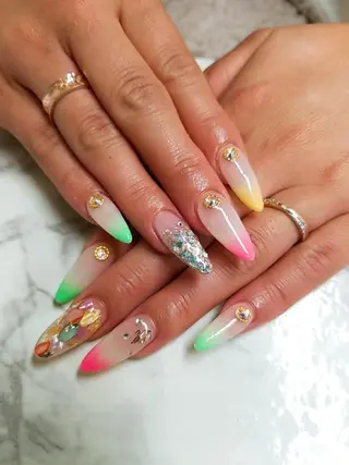 ネイル 河野ちえ (雑誌掲載サロン)のネイルデザイン