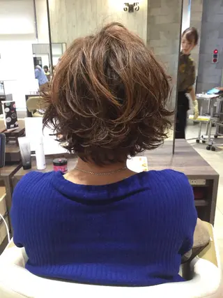 ショート カラー パーマ 駒田 拳児のヘアスタイル