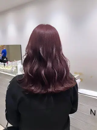 ミディアム カラー サキ🤍ハイトーン 🩰くびれ巻きヘアのヘアスタイル