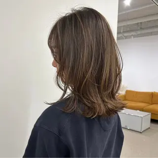 ミディアム 小西 瑞穂のヘアスタイル