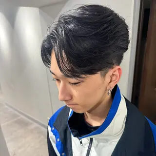 メンズ 表参道フェザーパーマ ニュアンスパーマのヘアスタイル