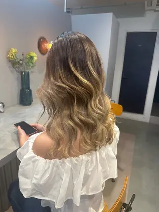 セミロング カラー 💖ハイライト/ハイ トーン💖MIKIのヘアスタイル