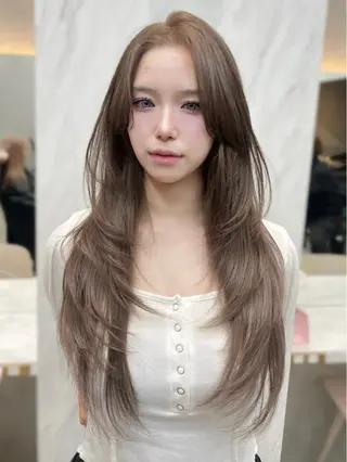 セミロング MOE 福岡韓国ヘア✧︎のヘアスタイル