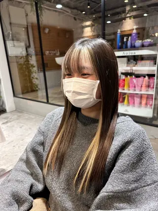 セミロング カラー 三澤 優音のヘアスタイル
