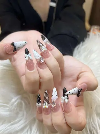 ネイル ミン ゴテゴテネイルのネイルデザイン