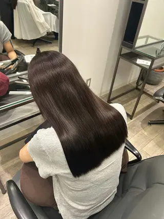 ロング 西口 陽菜のヘアスタイル