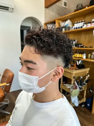 メンズ フェード/ ショートスタイルのヘアスタイル