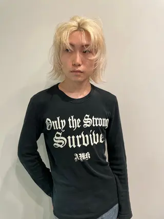 ショート カラー SALOWIN所属・ブリーチ🔑 ボブ✨レイヤーのヘアスタイル