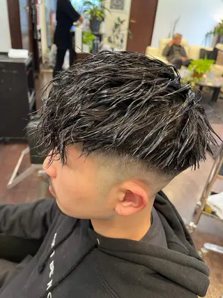 ショート パーマ メンズ peakshair所属・艶々になる髪質改善 𝒀𝑼𝑻𝑶のヘアスタイル