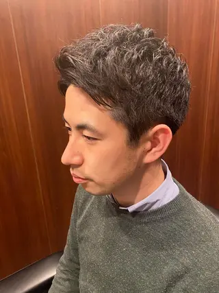 メンズ プレミアムバーバーヒロ銀座所属・成田 知佳のヘアスタイル